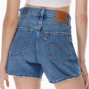 Levi's High Loose Shorts Size 28